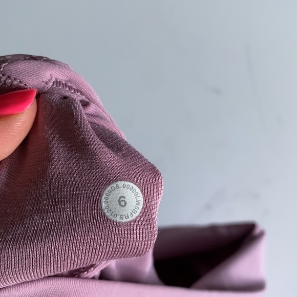 Lululemon - Picture 3 of 3